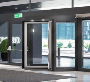 Enhancing Pedestrian Flow with ASSA ABLOY RD100 Automatic Revolving Door